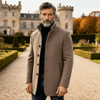 Korte jas met opstaande kraag en knoopsluiting