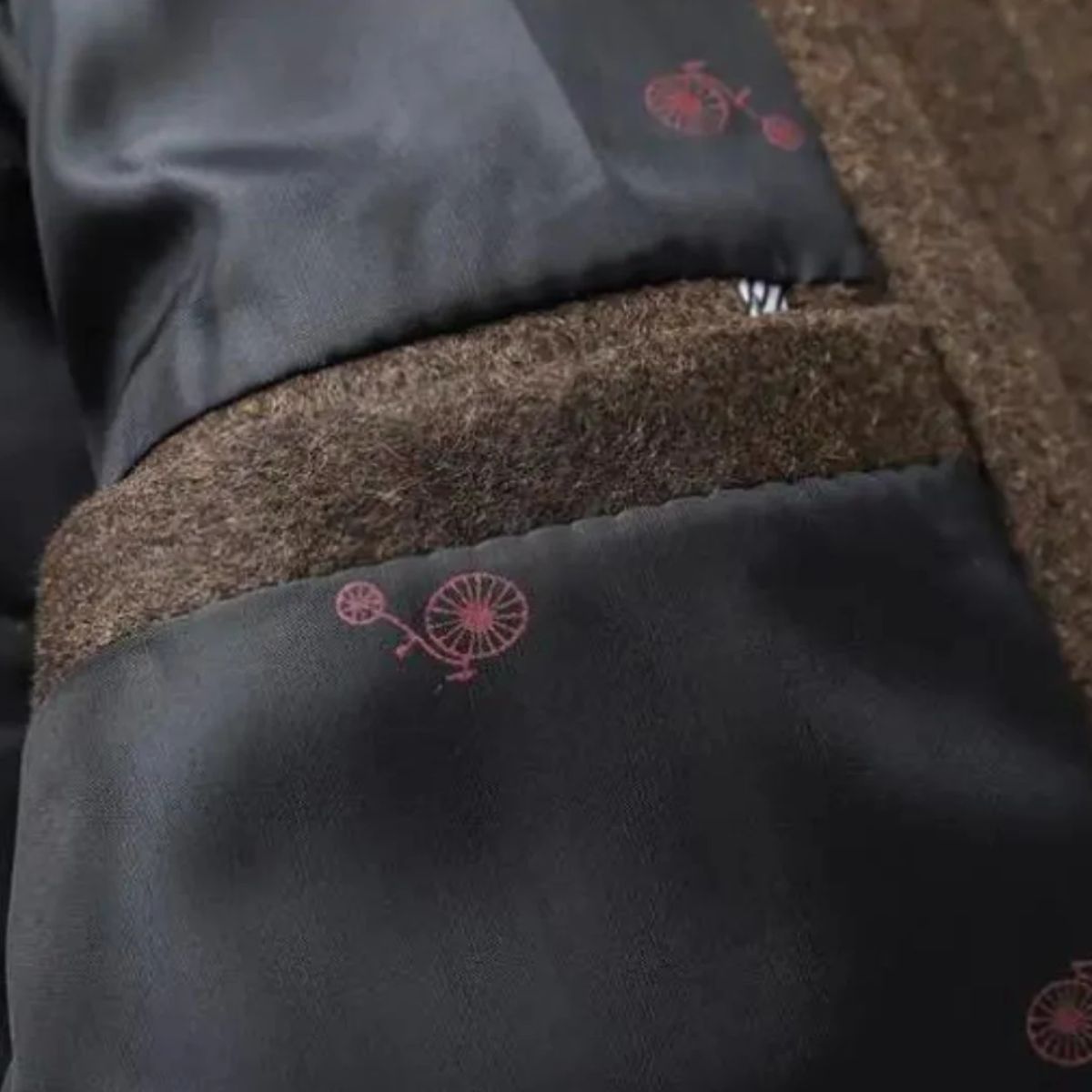 Wolmix jas met gestructureerde afwerking en dubbele knopen