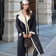 MYRON | Dames Lange Leren Jas met Pluche Afwerking en Brede Revers Coats & Jackets Zavalori Zwart S